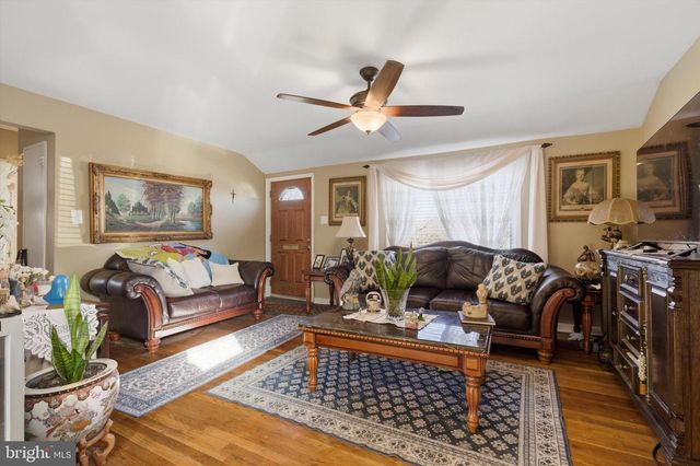 13006 PARKLAND DR, Rockville, MD 20853