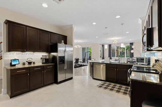 2086 Foxtail View Ct, West Palm Beach, FL 33411