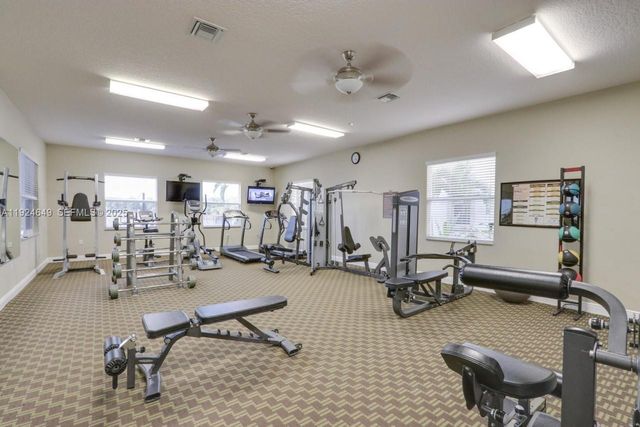 2086 Foxtail View Ct, West Palm Beach, FL 33411