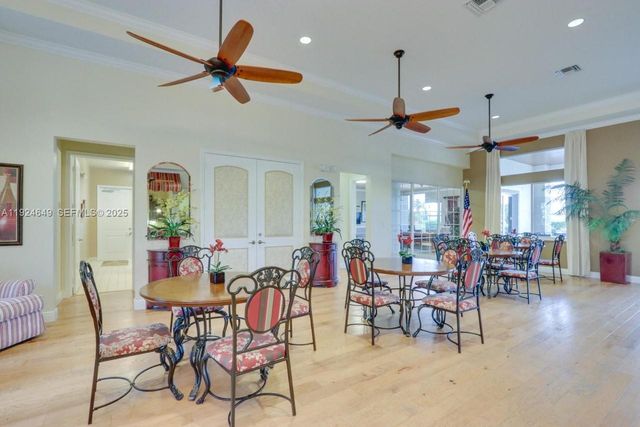 2086 Foxtail View Ct, West Palm Beach, FL 33411