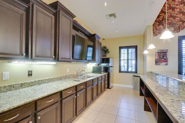 2086 Foxtail View Ct, West Palm Beach, FL 33411