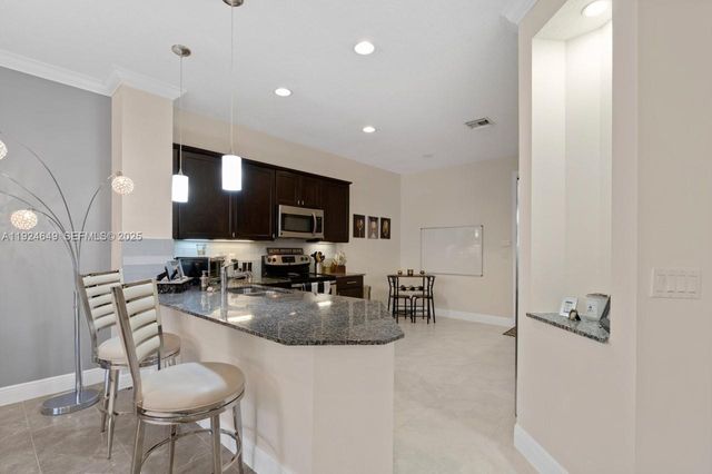 2086 Foxtail View Ct, West Palm Beach, FL 33411