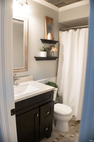 9900 Autumn Lane, Mount Vernon, IN 47620