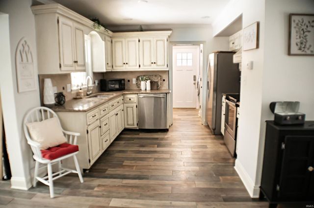 9900 Autumn Lane, Mount Vernon, IN 47620