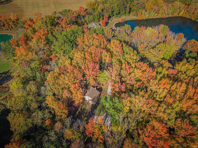 9900 Autumn Lane, Mount Vernon, IN 47620