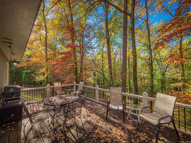 9900 Autumn Lane, Mount Vernon, IN 47620