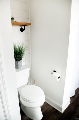 9900 Autumn Lane, Mount Vernon, IN 47620