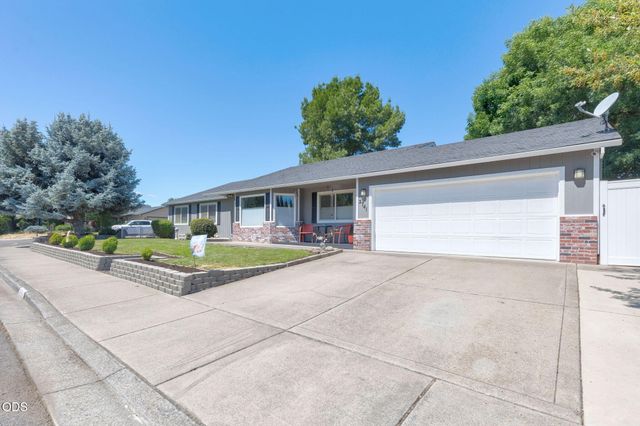2741 Brae Drive, Medford, OR 97501