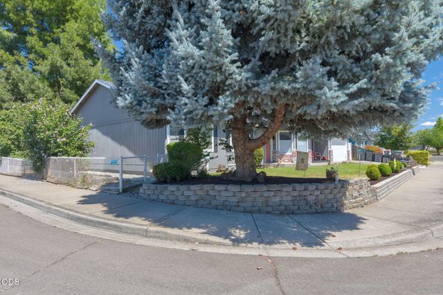 2741 Brae Drive, Medford, OR 97501