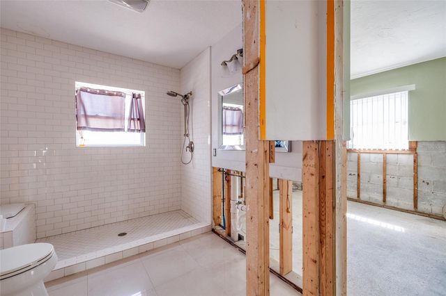 9046 TREASURE LANE NE, St Petersburg, FL 33702