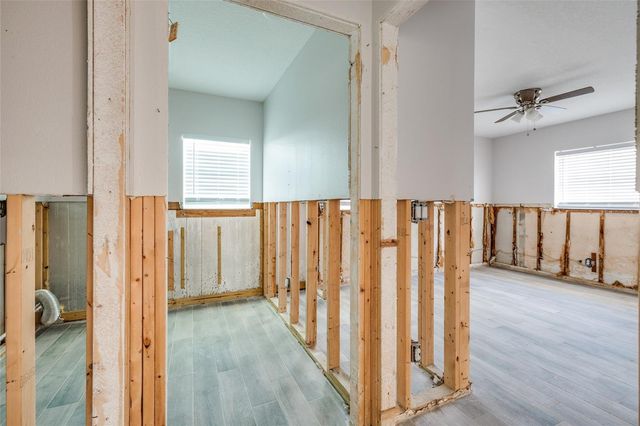 9046 TREASURE LANE NE, St Petersburg, FL 33702