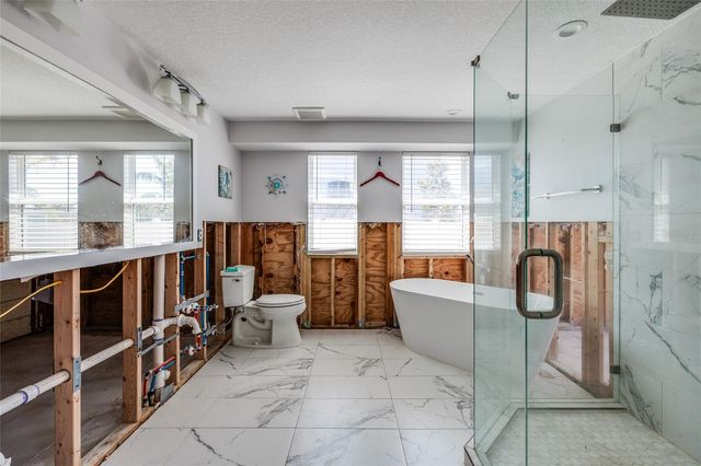 9046 TREASURE LANE NE, St Petersburg, FL 33702