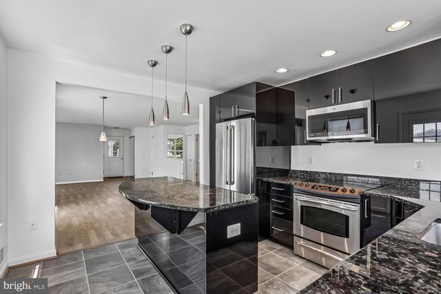 5697 CRABAPPLE DR, Frederick, MD 21703