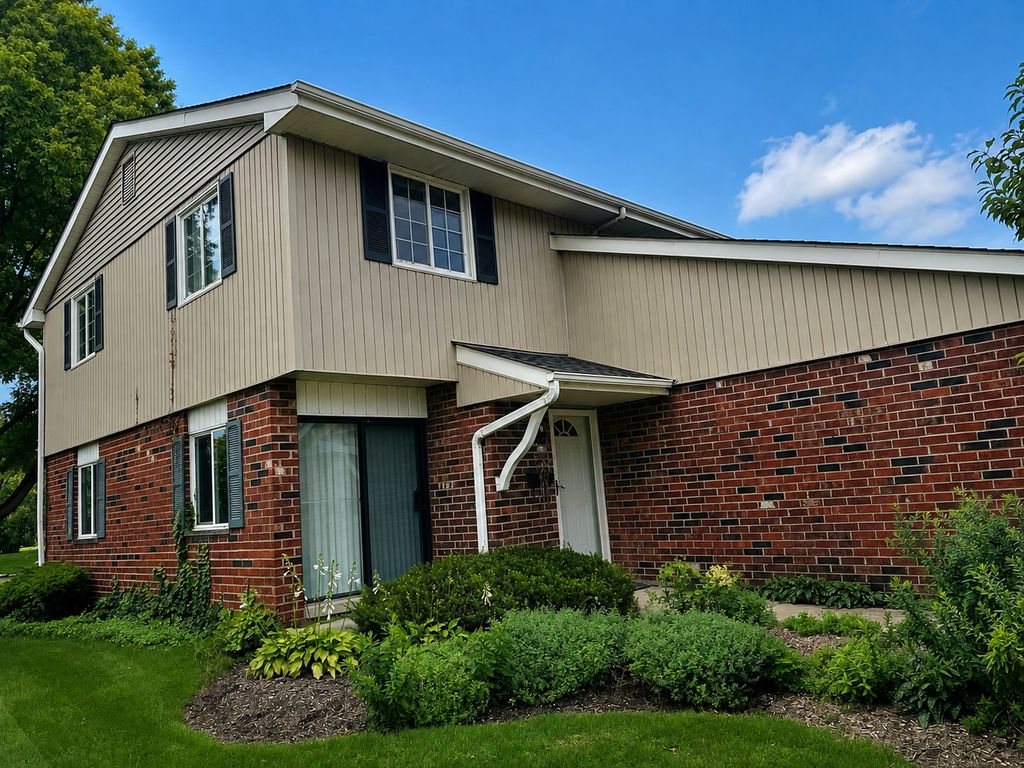 1565 Coloma Court S, Wheaton, IL 60189