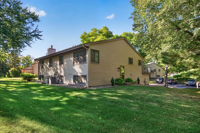 1442 Arden View Drive, Arden Hills, MN 55112