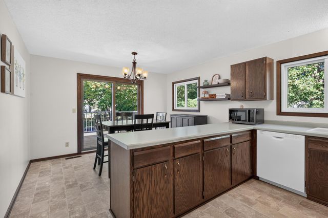 1442 Arden View Drive, Arden Hills, MN 55112