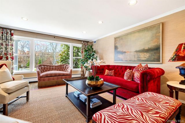 6 Oxford Court, New City, NY 10956