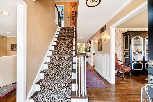 6 Oxford Court, New City, NY 10956