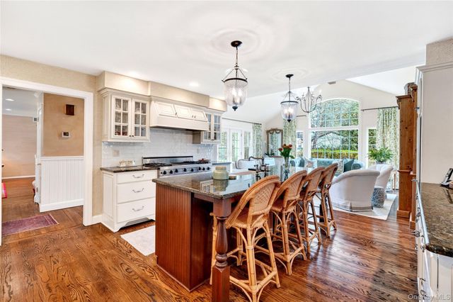 6 Oxford Court, New City, NY 10956
