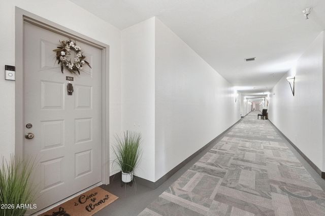 425 S PARKCREST Street 327, Mesa, AZ 85206
