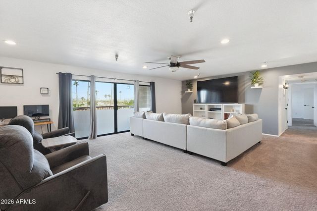 425 S PARKCREST Street 327, Mesa, AZ 85206
