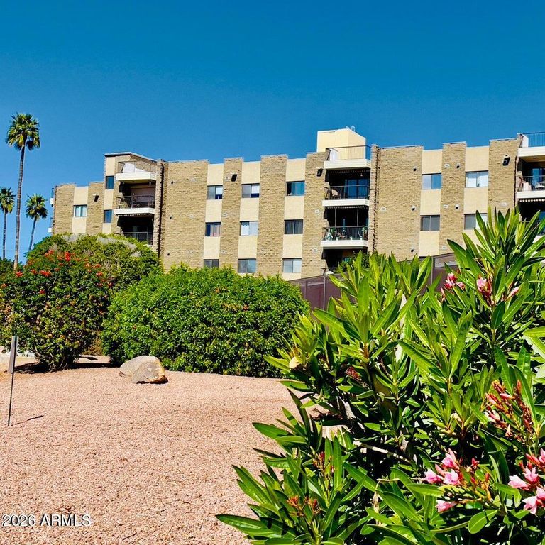 425 S PARKCREST Street 327, Mesa, AZ 85206