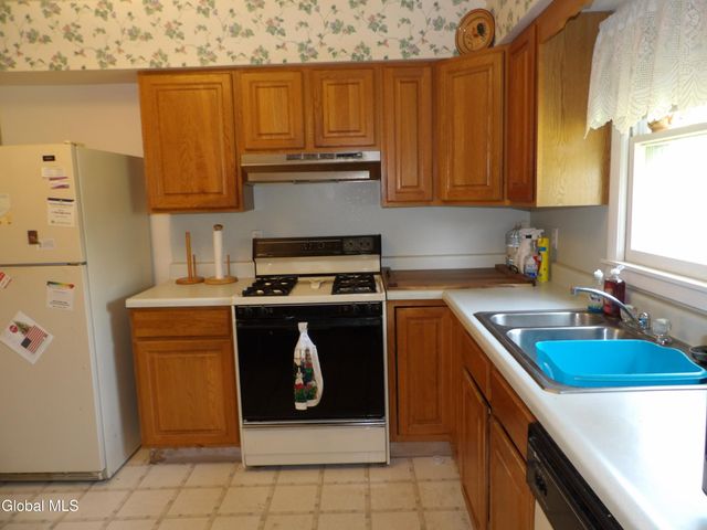 30 Donegal Avenue, Troy, NY 12180