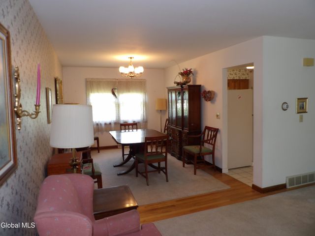30 Donegal Avenue, Troy, NY 12180