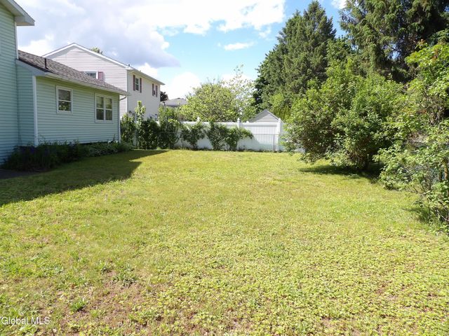 30 Donegal Avenue, Troy, NY 12180