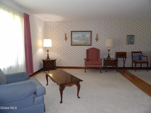 30 Donegal Avenue, Troy, NY 12180