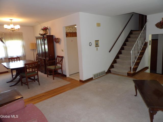 30 Donegal Avenue, Troy, NY 12180