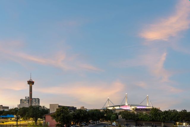 562 McMonigal Pl., San Antonio, TX 78210