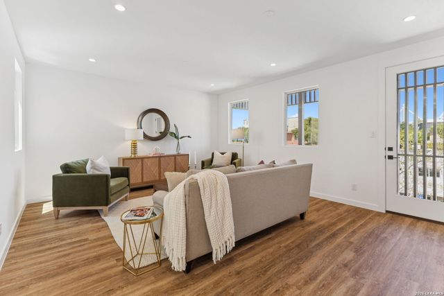 562 McMonigal Pl., San Antonio, TX 78210