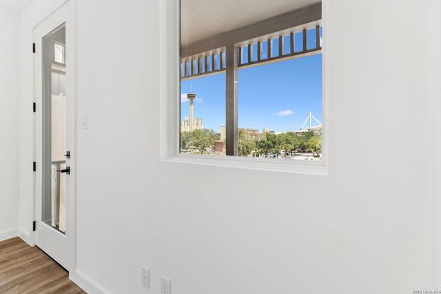 562 McMonigal Pl., San Antonio, TX 78210