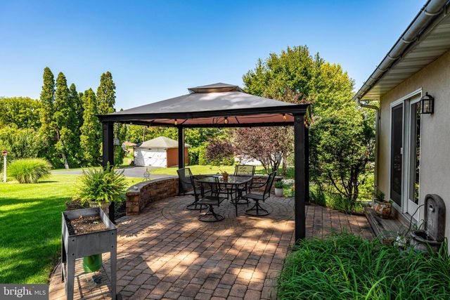 450 S BROAD ST, Lititz, PA 17543