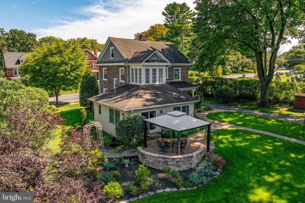 450 S BROAD ST, Lititz, PA 17543