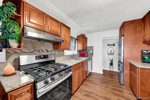 6 Edgewater Park 6D, Bronx, NY 10465