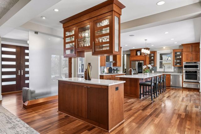 154 Babcock Lane, Wayzata, MN 55391