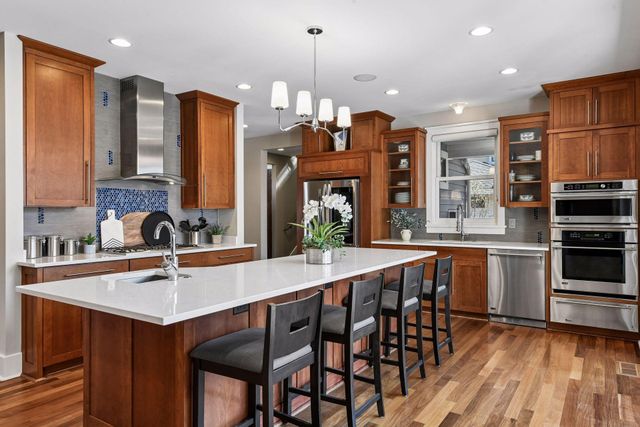 154 Babcock Lane, Wayzata, MN 55391