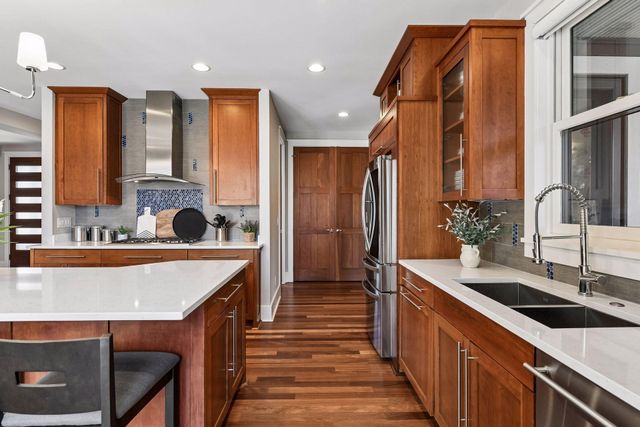 154 Babcock Lane, Wayzata, MN 55391