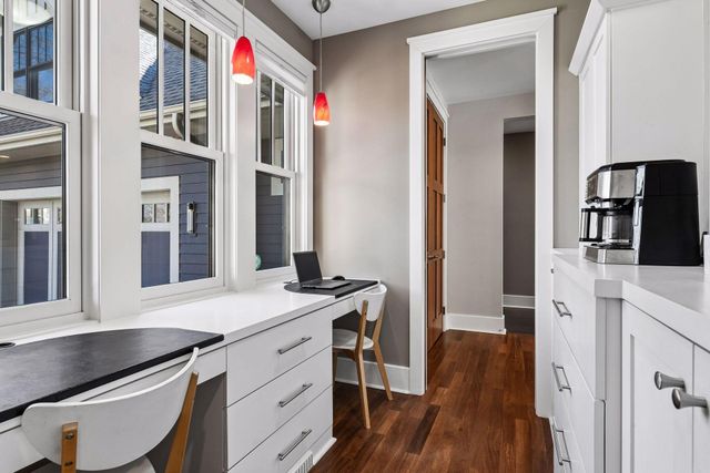 154 Babcock Lane, Wayzata, MN 55391