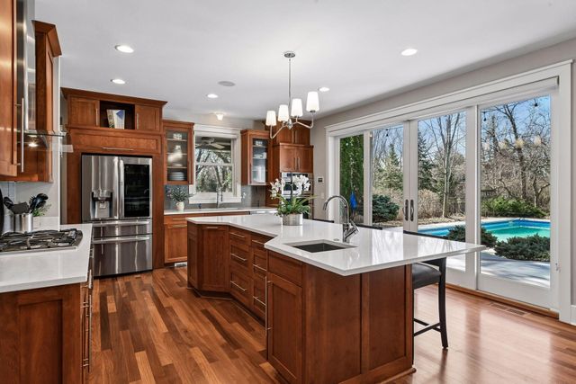 154 Babcock Lane, Wayzata, MN 55391