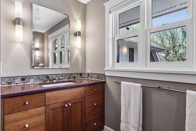 154 Babcock Lane, Wayzata, MN 55391