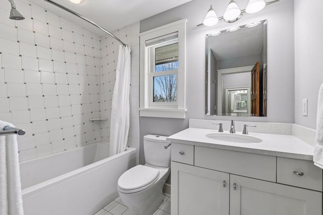 154 Babcock Lane, Wayzata, MN 55391