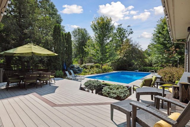 154 Babcock Lane, Wayzata, MN 55391