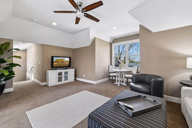 154 Babcock Lane, Wayzata, MN 55391