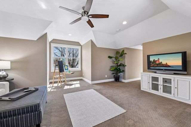 154 Babcock Lane, Wayzata, MN 55391