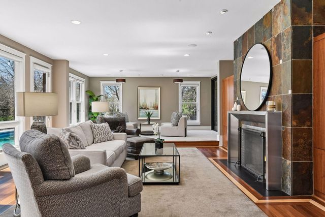 154 Babcock Lane, Wayzata, MN 55391