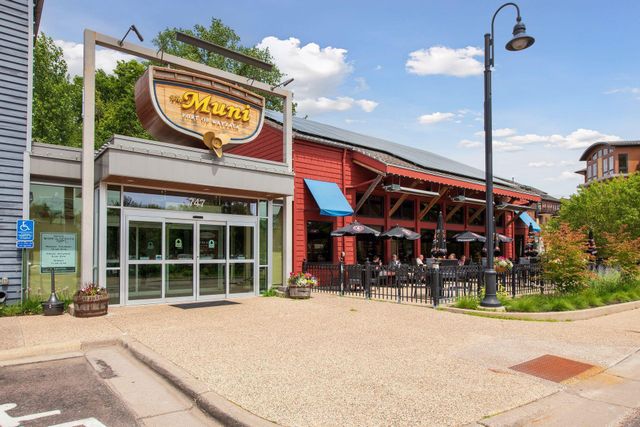 154 Babcock Lane, Wayzata, MN 55391