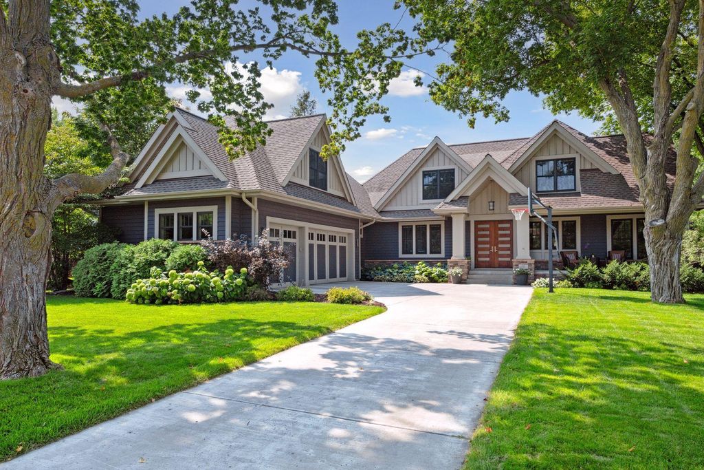 154 Babcock Lane, Wayzata, MN 55391